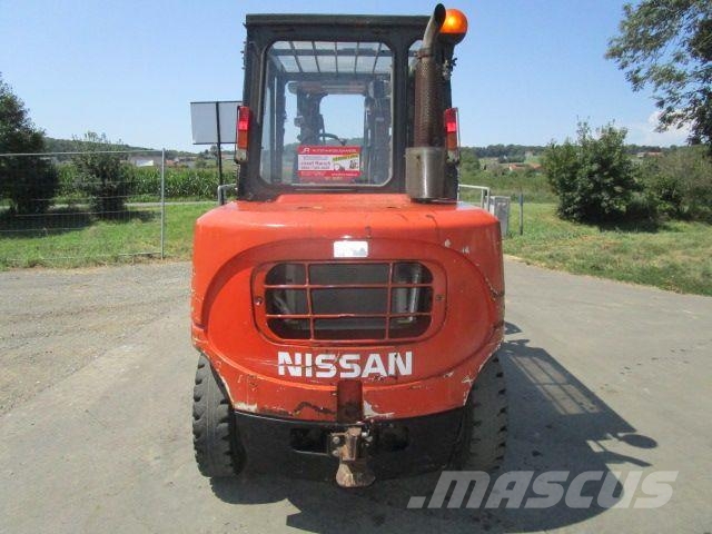 Nissan 4 Ton.-Triplex-FH 4,5m + Seitenschieber Diiseltõstukid