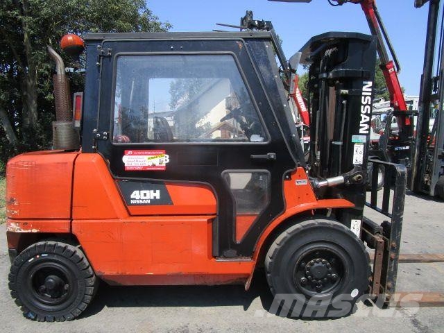 Nissan 4 Ton.-Triplex-FH 4,5m + Seitenschieber Diiseltõstukid