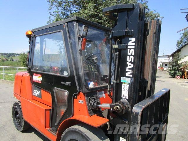 Nissan 4 Ton.-Triplex-FH 4,5m + Seitenschieber Diiseltõstukid
