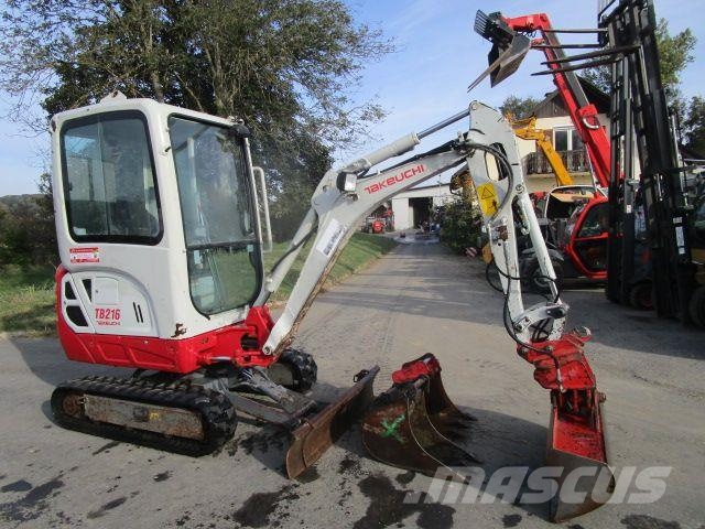 Takeuchi TB 216 - hydraulischer Schnellwechsler + 3 Löffel Minibagger < 7t