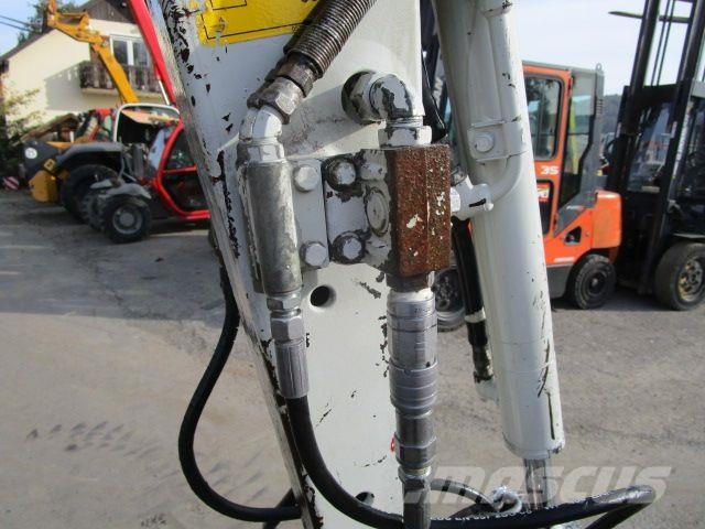 Takeuchi TB 216 - hydraulischer Schnellwechsler + 3 Löffel Minibagger < 7t
