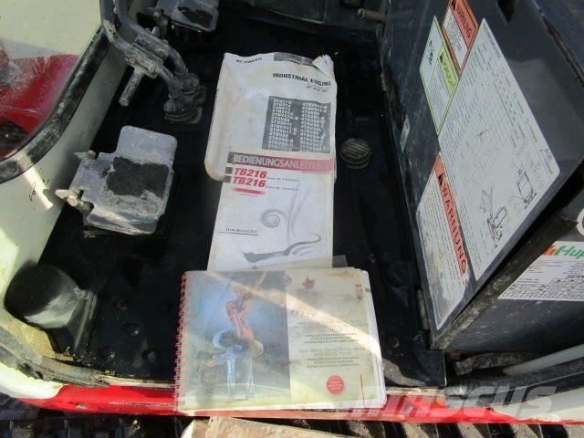 Takeuchi TB 216 - hydraulischer Schnellwechsler + 3 Löffel Minibagger < 7t
