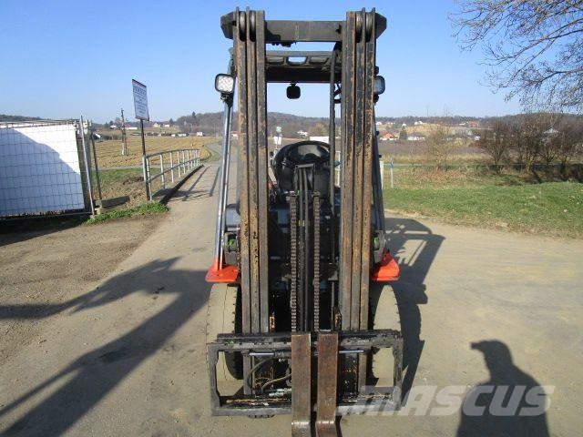 Toyota 2,5 Ton. - Triplex-Freihub 4,7m - Seitenschieber Diesel Stapler
