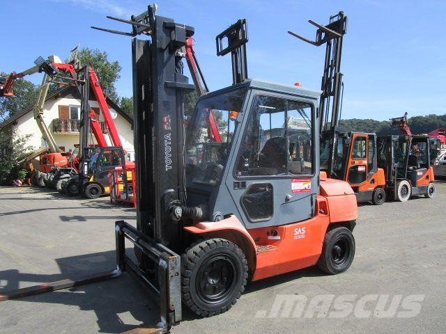 Toyota 3,5 Ton. - Zinkenversteller + Seitenschieber Empilhadores Diesel