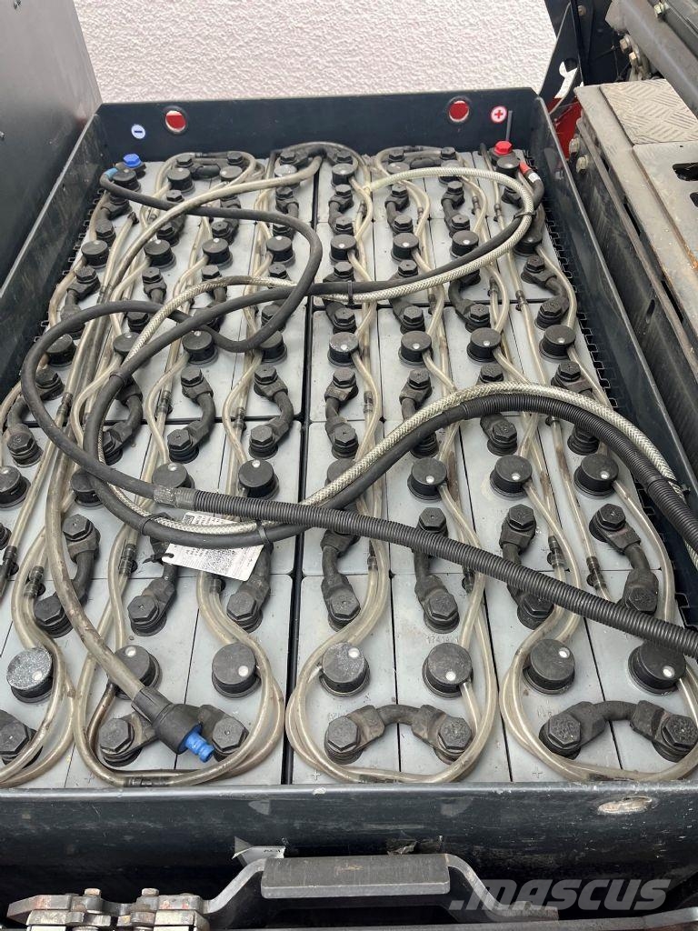 Linde P250 Vetotrukit
