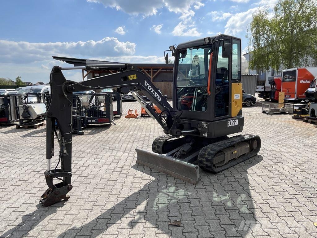 Volvo ECR25D Minibagger < 7t