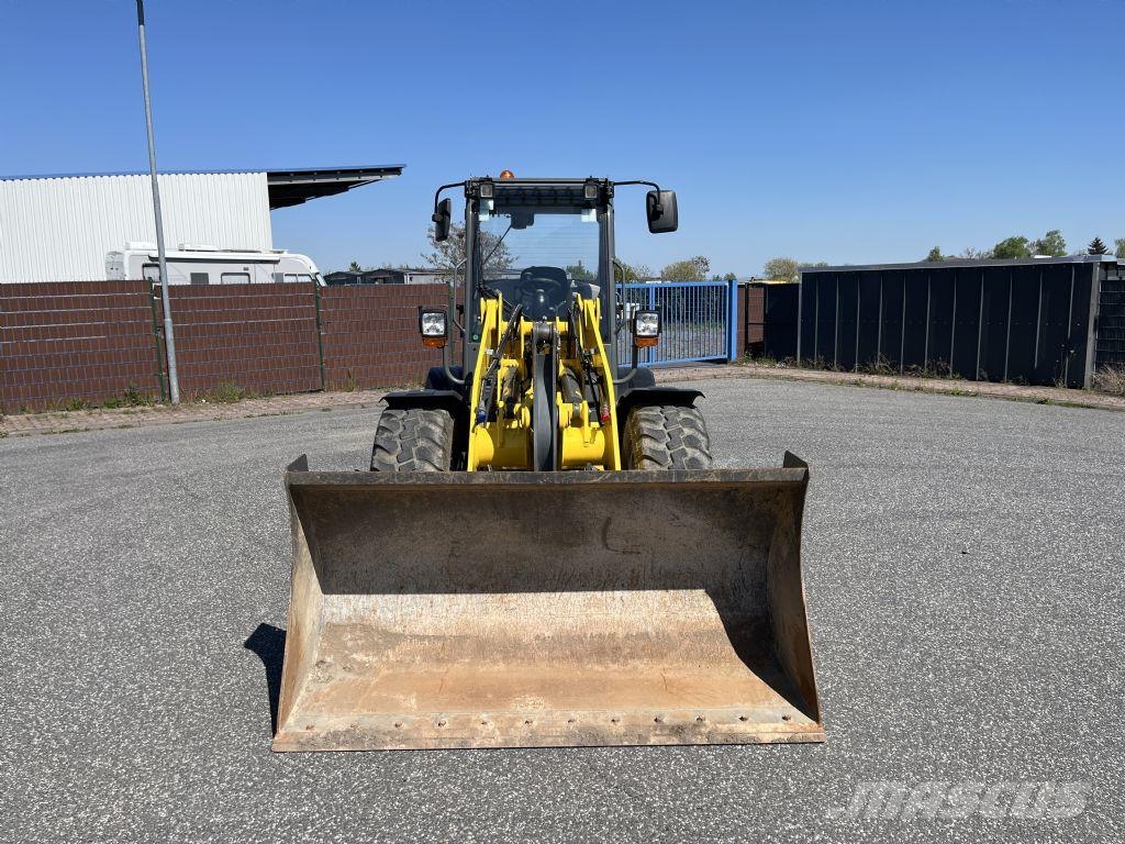 Wacker WL44 لوادر انزلاقية التوجيه