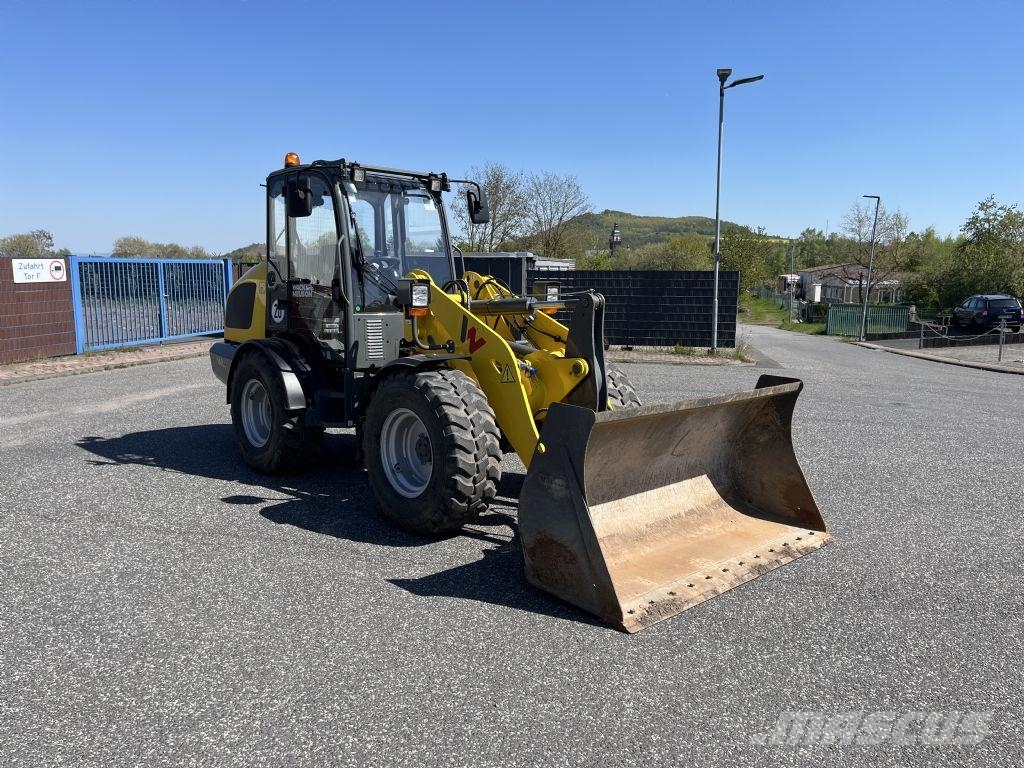 Wacker WL44 لوادر انزلاقية التوجيه