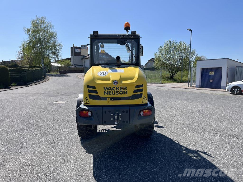 Wacker WL44 لوادر انزلاقية التوجيه