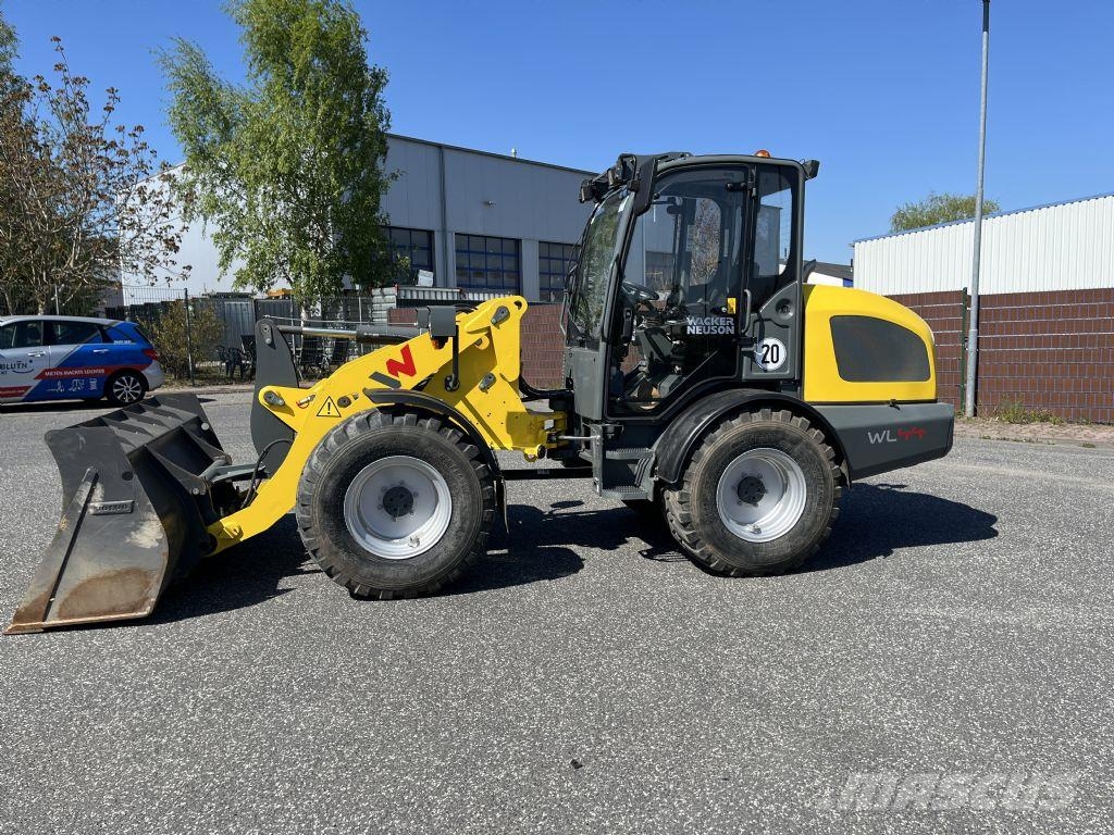 Wacker WL44 لوادر انزلاقية التوجيه