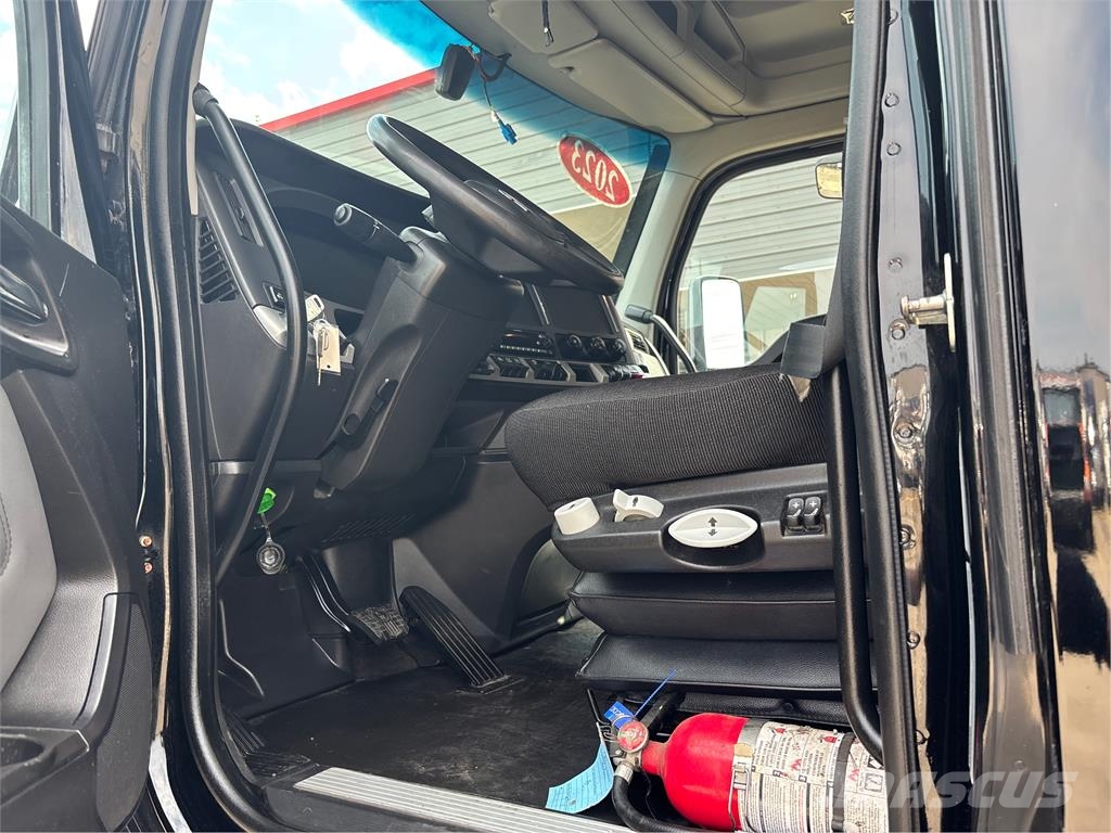 Kenworth T680 Vetopöytäautot