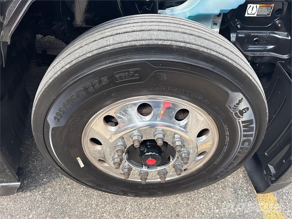 Kenworth T680 Vetopöytäautot
