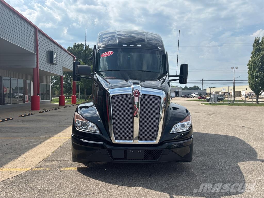 Kenworth T680 Vetopöytäautot