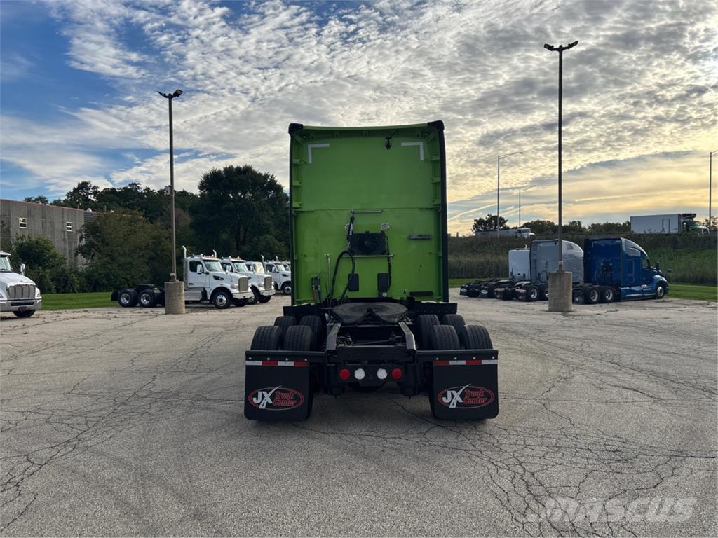 Kenworth T680 وحدات الجر