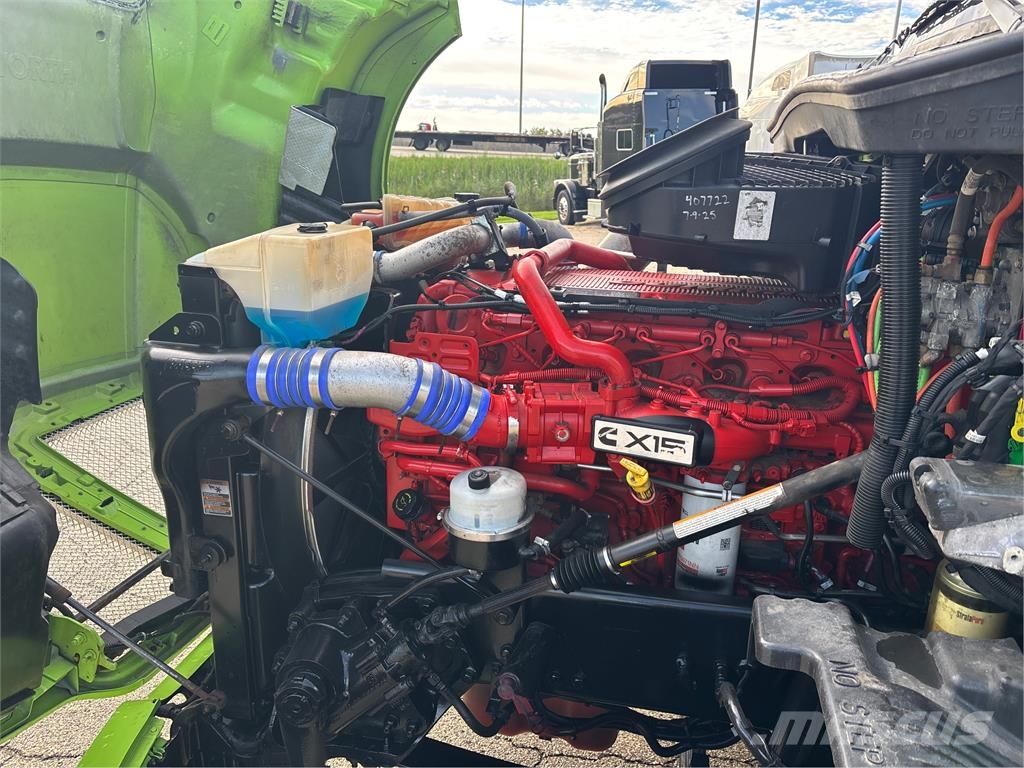 Kenworth T680 وحدات الجر