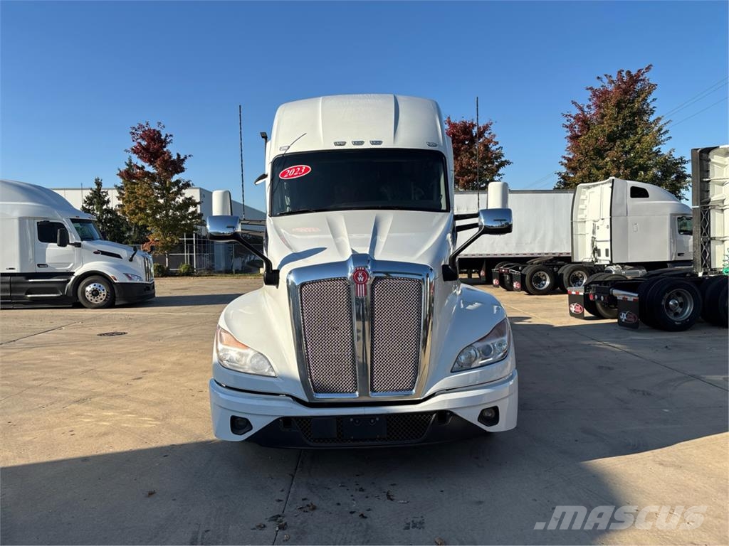 Kenworth T680 Tractor Units