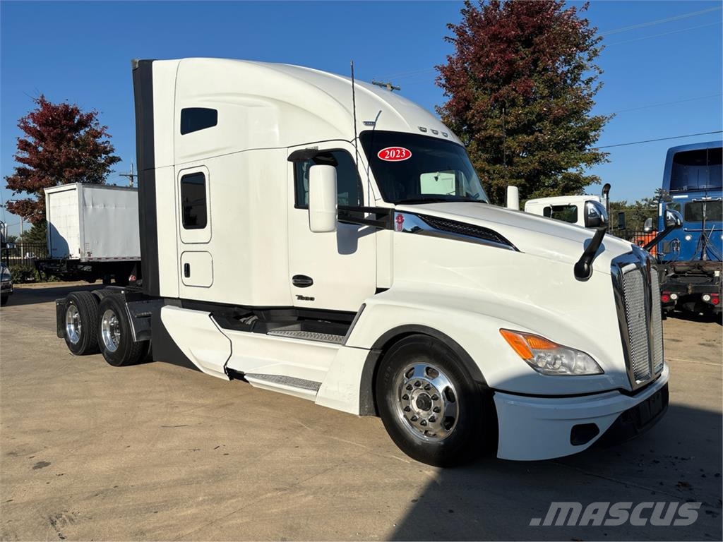 Kenworth T680 Tractor Units