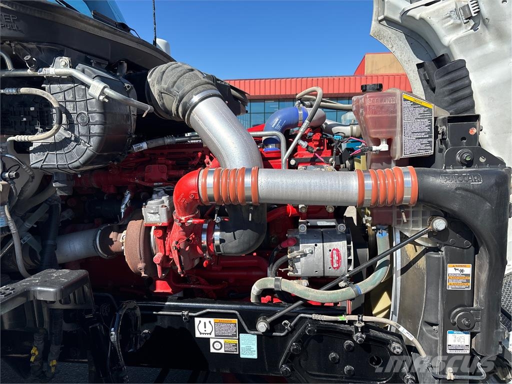 Kenworth T680 وحدات الجر