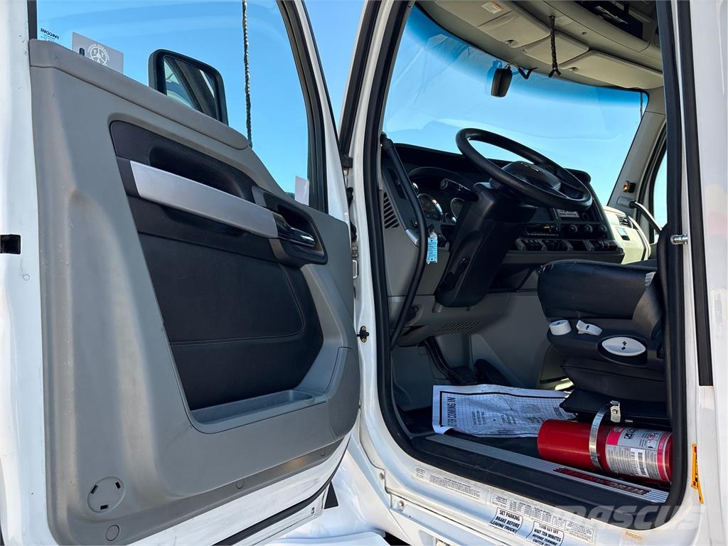 Kenworth T680 وحدات الجر