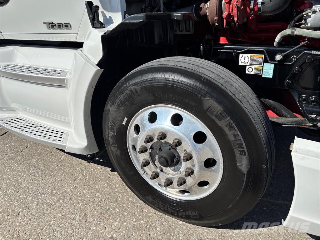 Kenworth T680 وحدات الجر