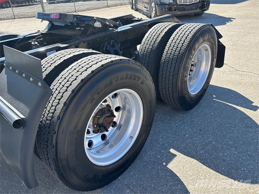 Kenworth T680 وحدات الجر