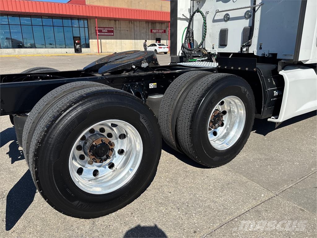 Kenworth T680 وحدات الجر
