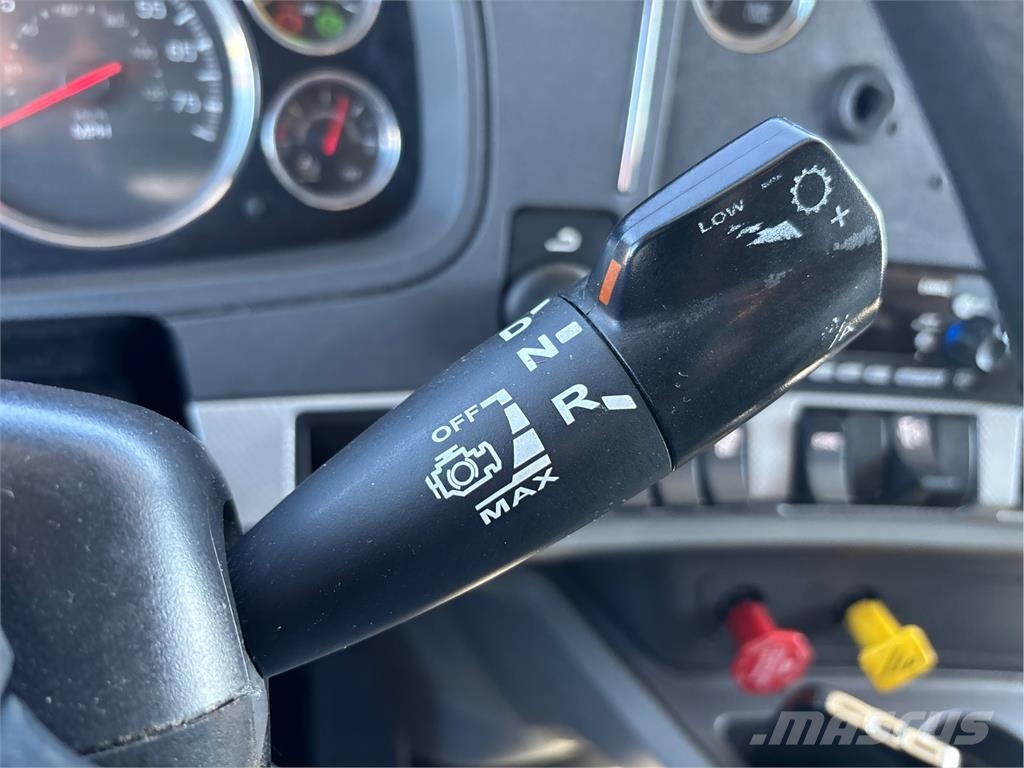 Kenworth T680 وحدات الجر