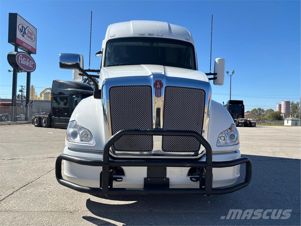 Kenworth T680 وحدات الجر