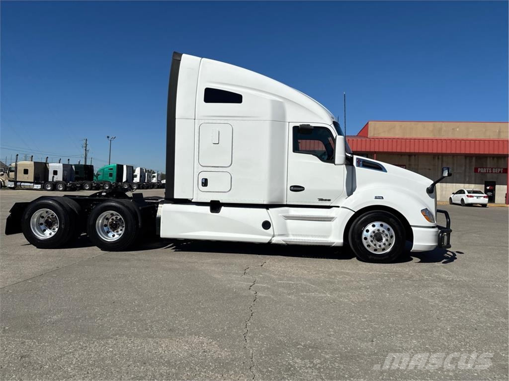Kenworth T680 وحدات الجر
