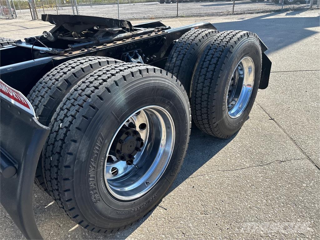Kenworth T680 Naudoti vilkikai