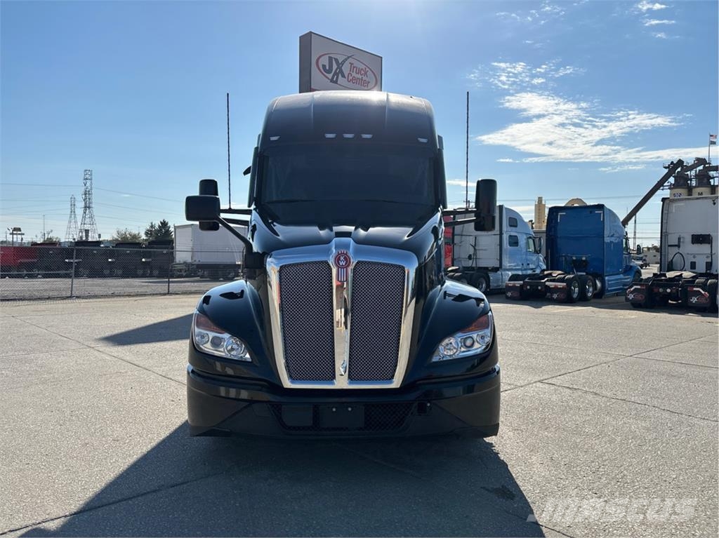 Kenworth T680 Naudoti vilkikai