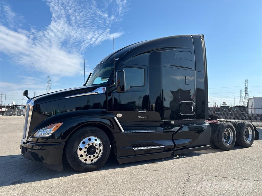 Kenworth T680 Naudoti vilkikai