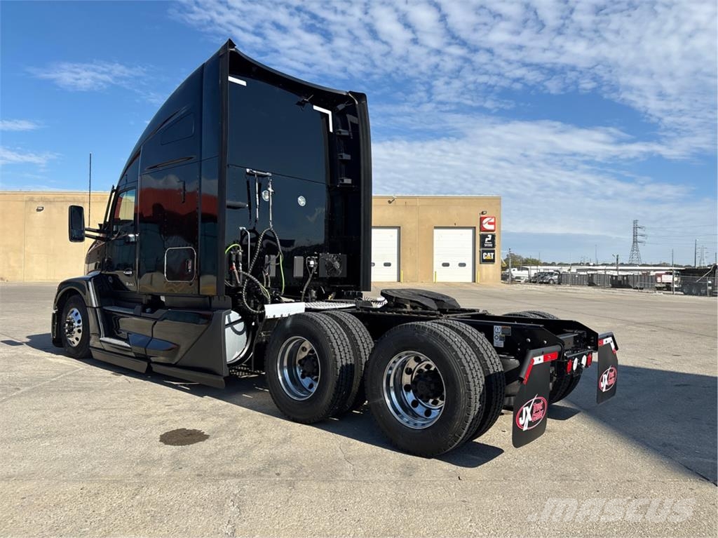 Kenworth T680 Naudoti vilkikai