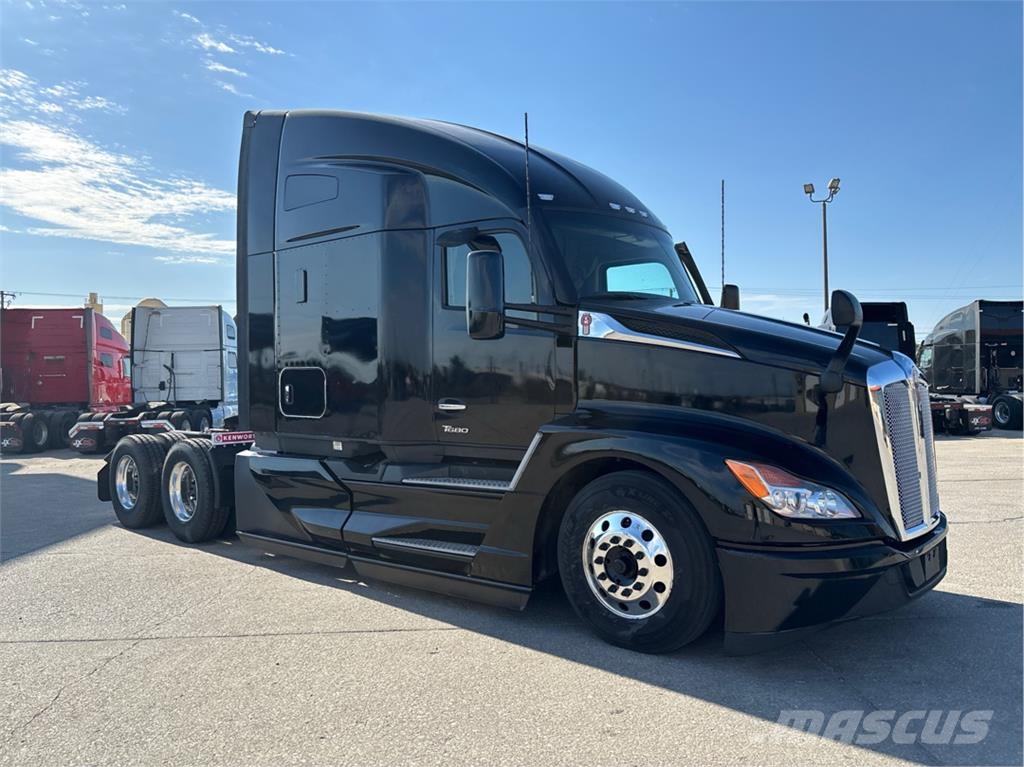 Kenworth T680 Naudoti vilkikai