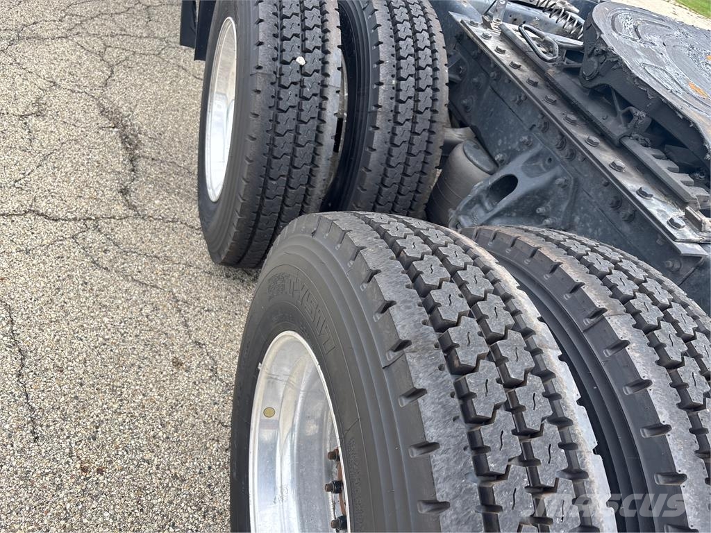 Kenworth T680 Andere Fahrzeuge