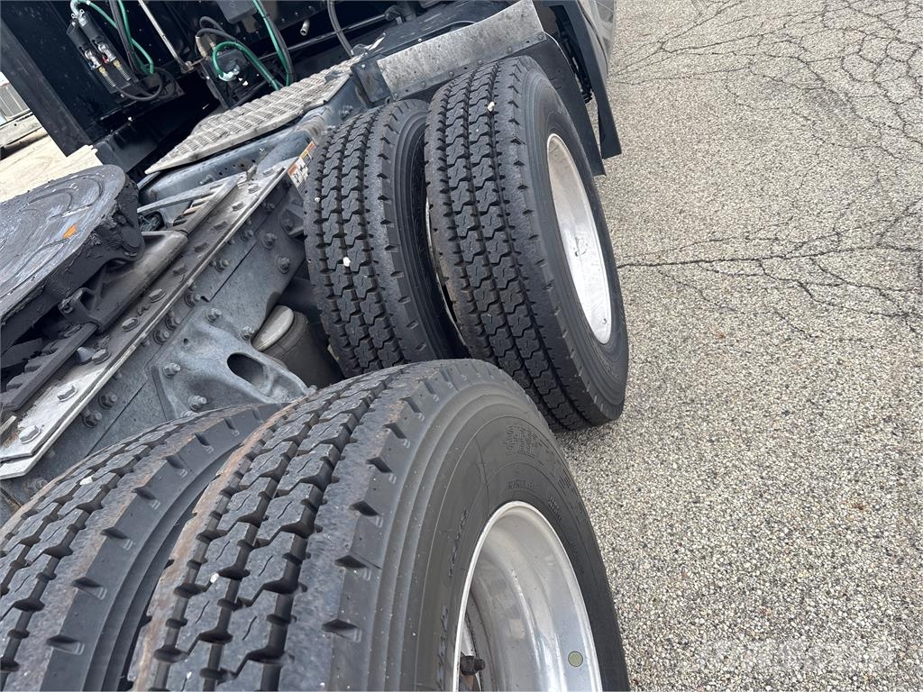 Kenworth T680 Andere Fahrzeuge