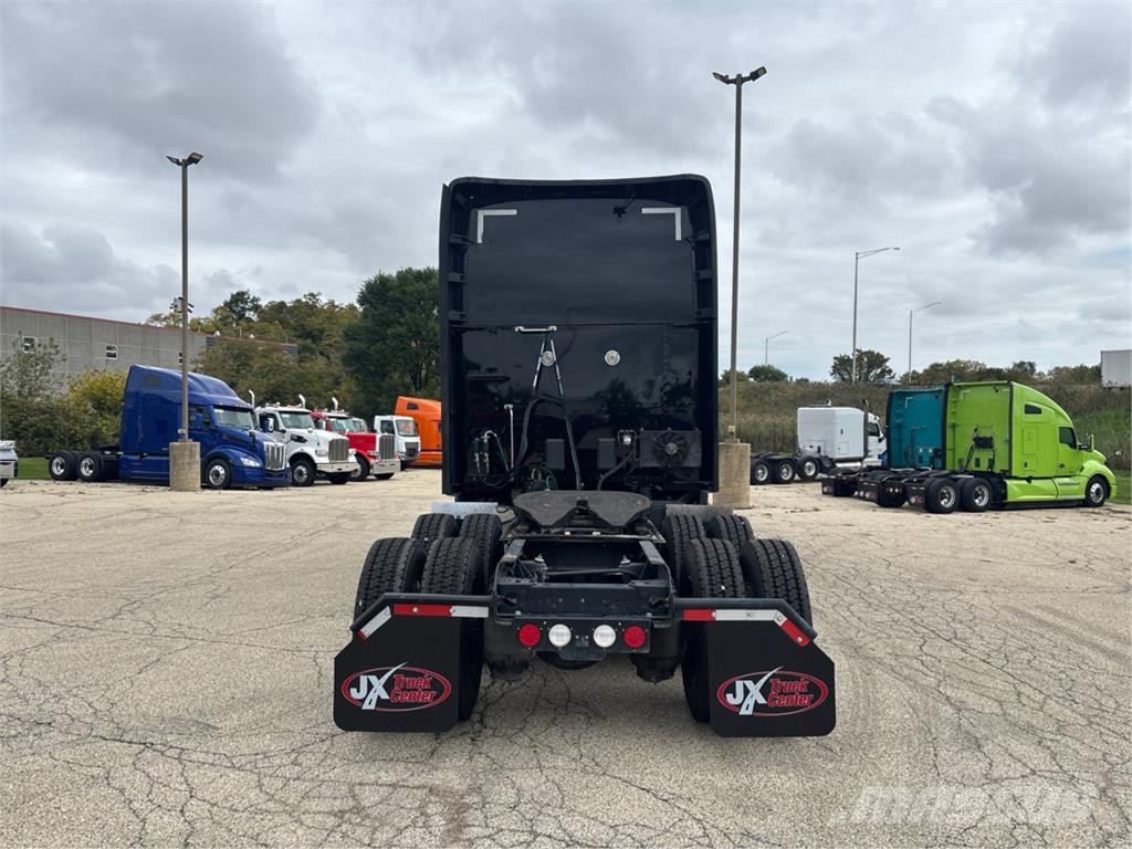 Kenworth T680 Andere Fahrzeuge