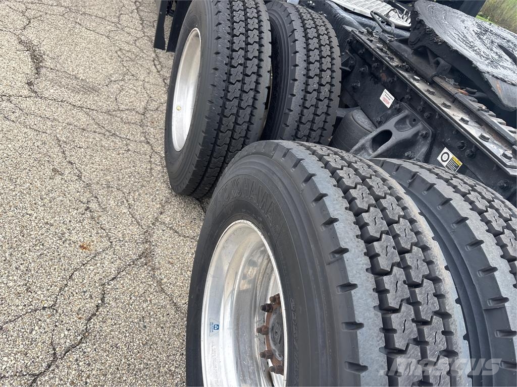 Kenworth T680 Andere Fahrzeuge