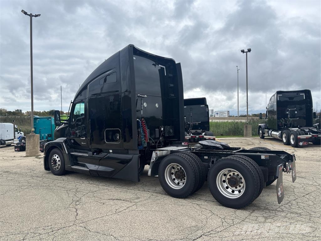 Kenworth T680 Andere Fahrzeuge