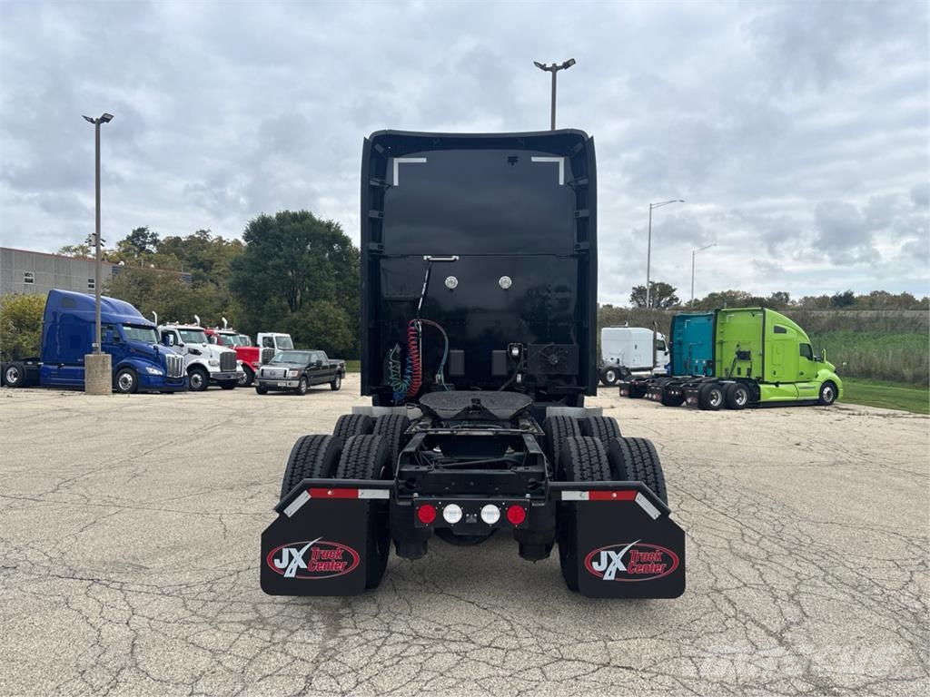 Kenworth T680 Andere Fahrzeuge
