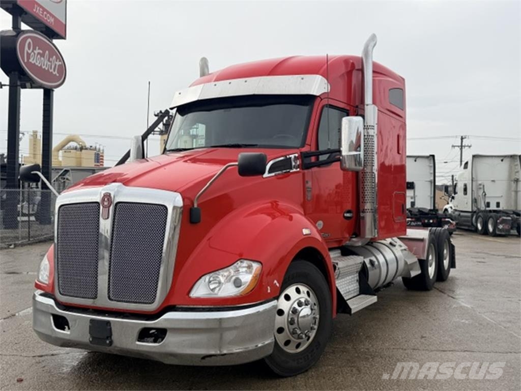 Kenworth T680 وحدات الجر