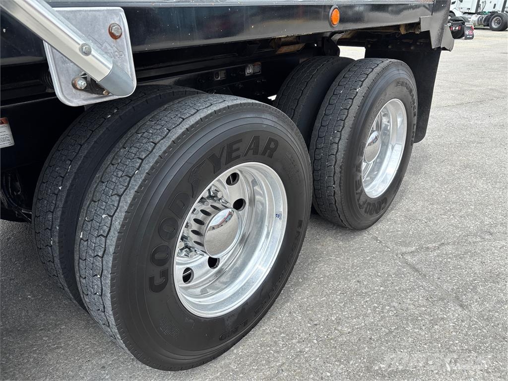 Kenworth T880 شاحنات أخرى