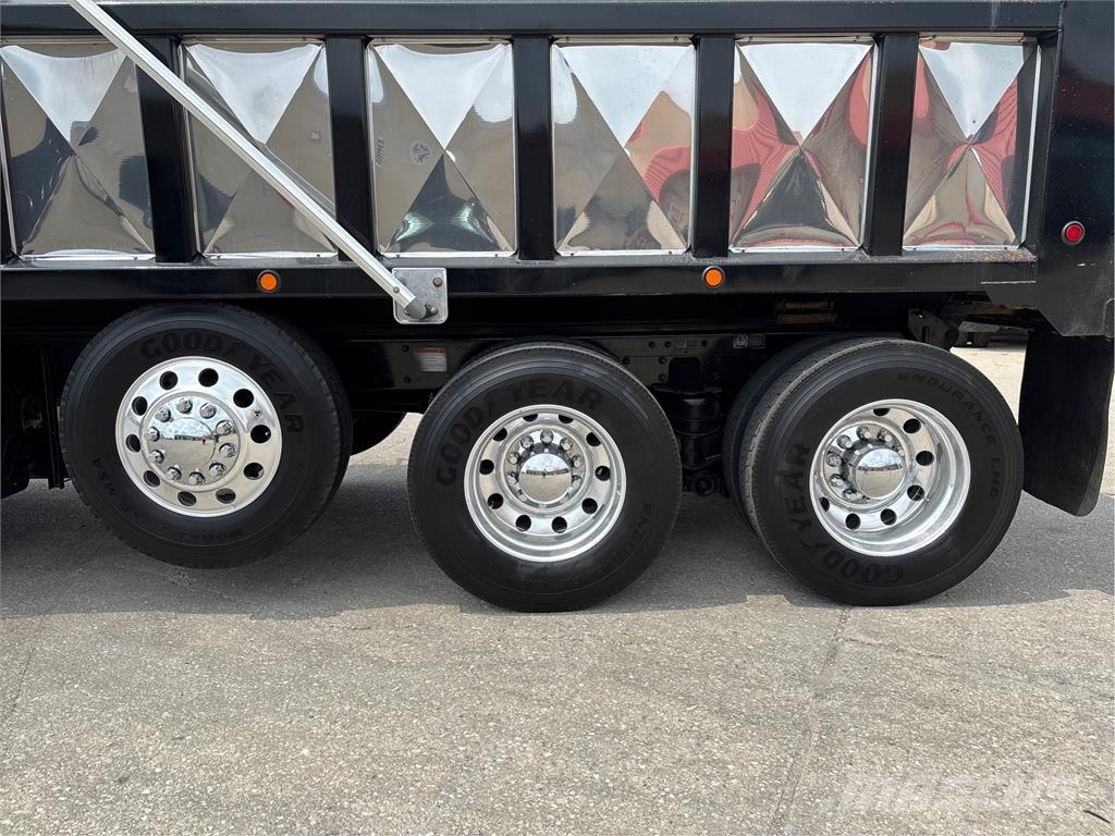 Kenworth T880 شاحنات أخرى
