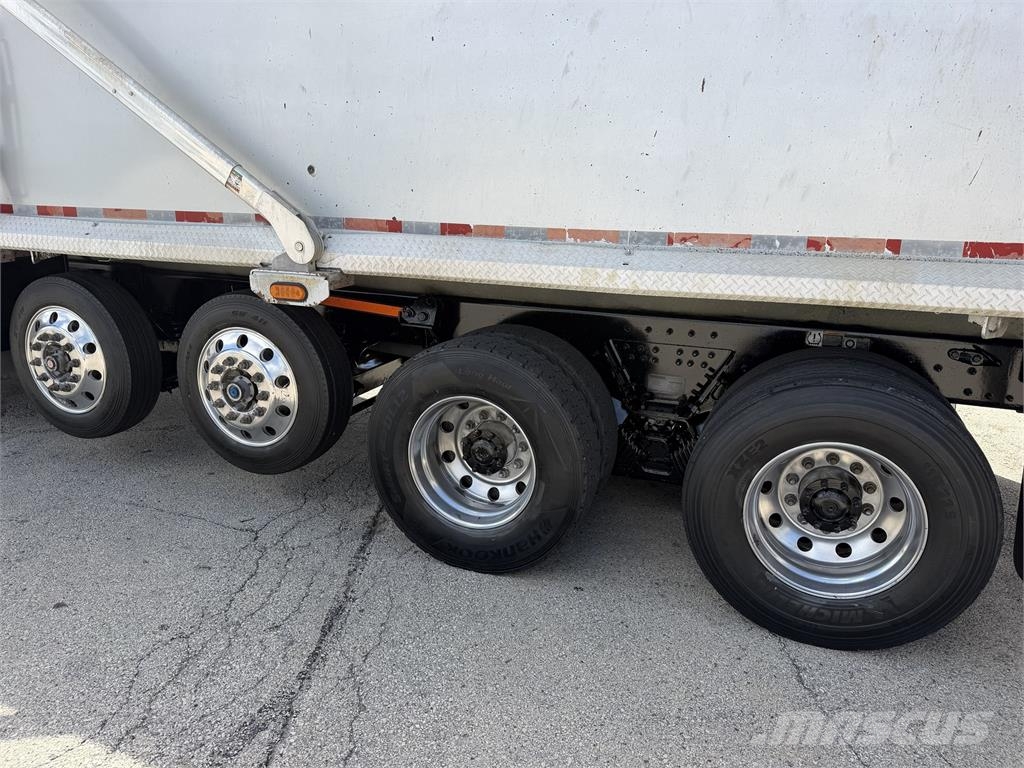 Kenworth T880 شاحنات أخرى
