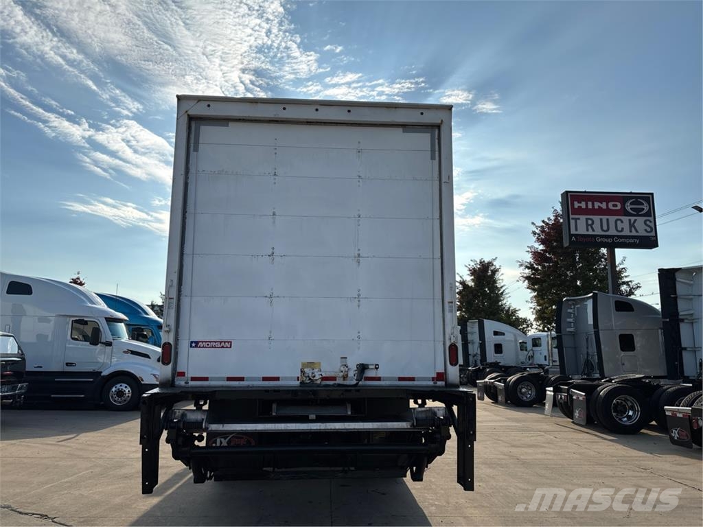 Peterbilt 337 Kastenaufbau