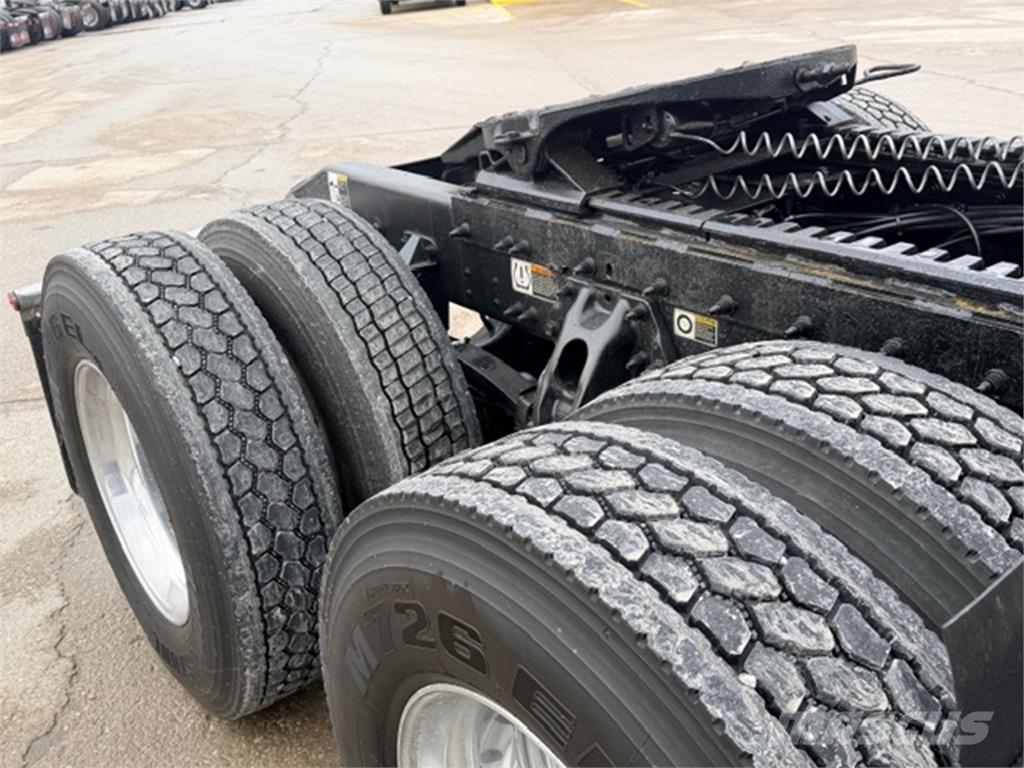 Peterbilt 389 Prime Movers