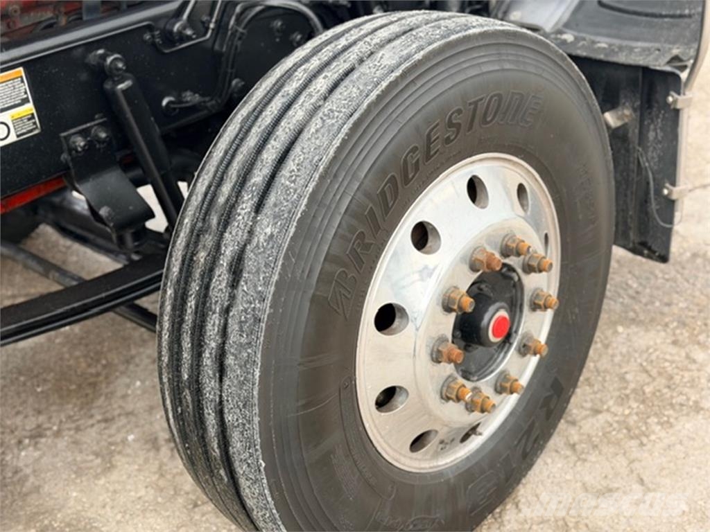Peterbilt 389 Prime Movers