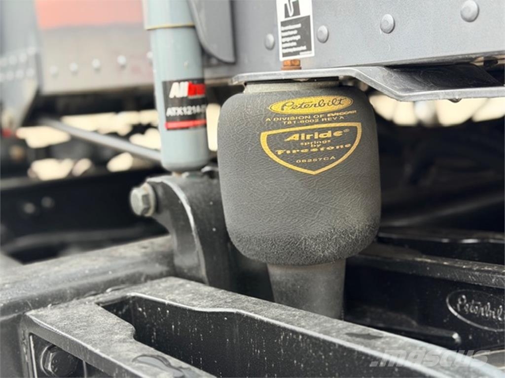 Peterbilt 389 Prime Movers