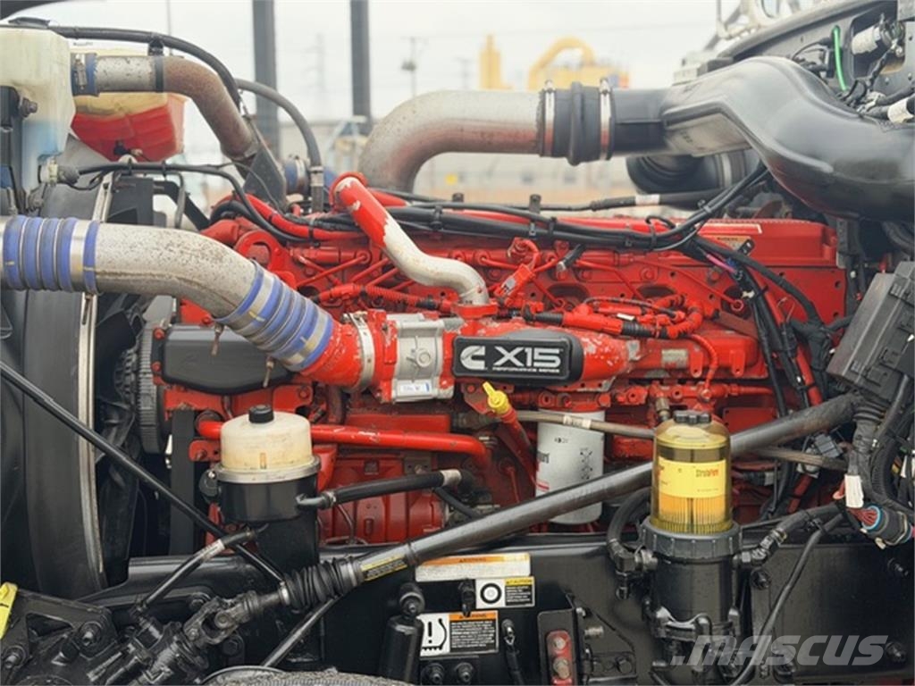 Peterbilt 389 Prime Movers