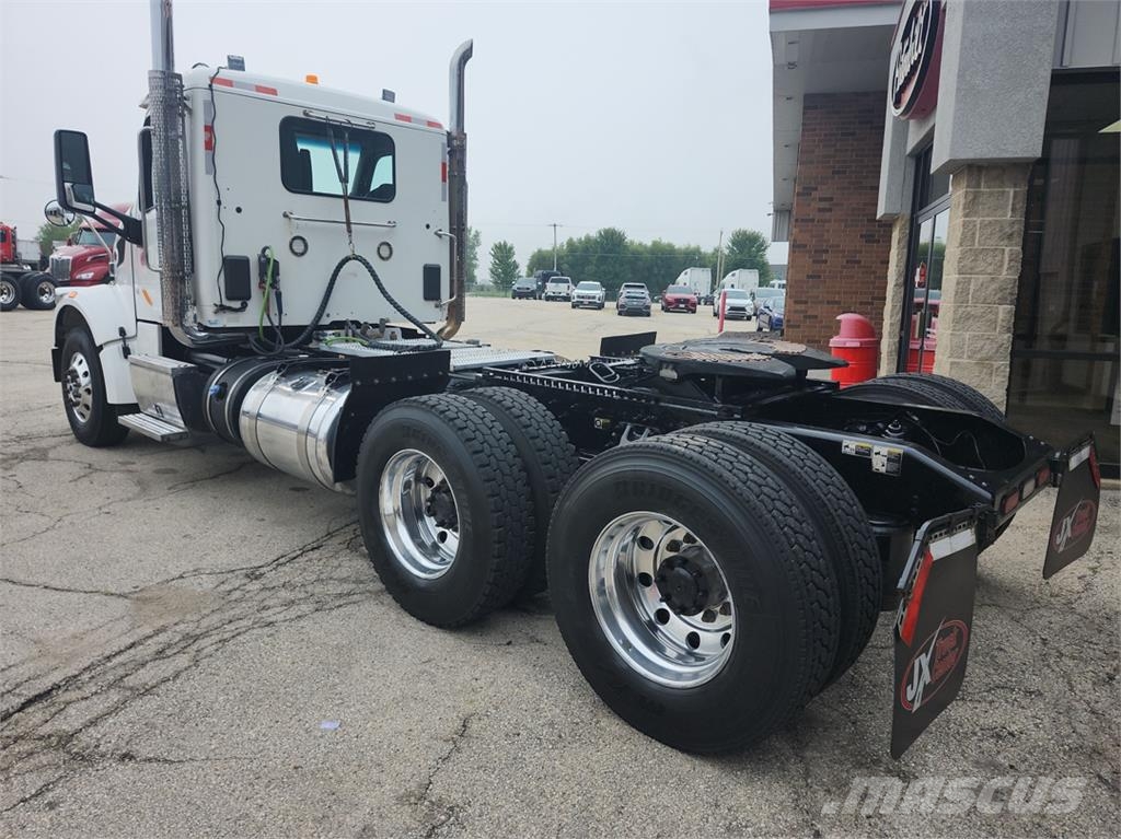 Peterbilt 567 Camiones tractor